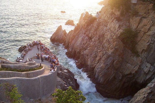 Acapulco cliff divers